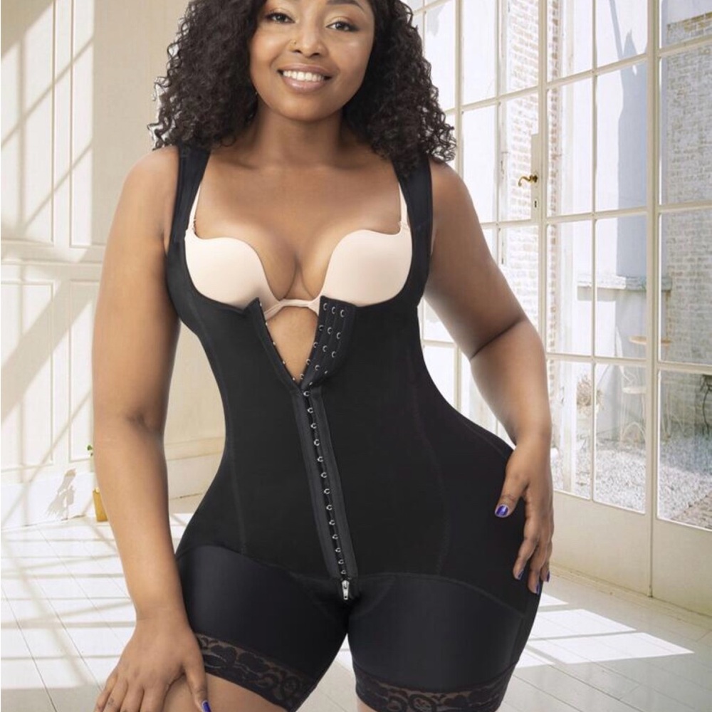Black Women's Shapewear Bodysuit